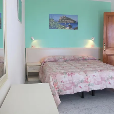 Marinu Forio (Isola d'Ischia)